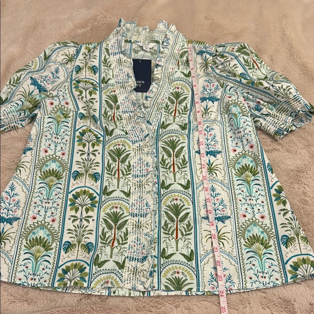 Crown & Ivy : Floral Patterned Blouse with Ruffled Neckline - Picture 4 of 7